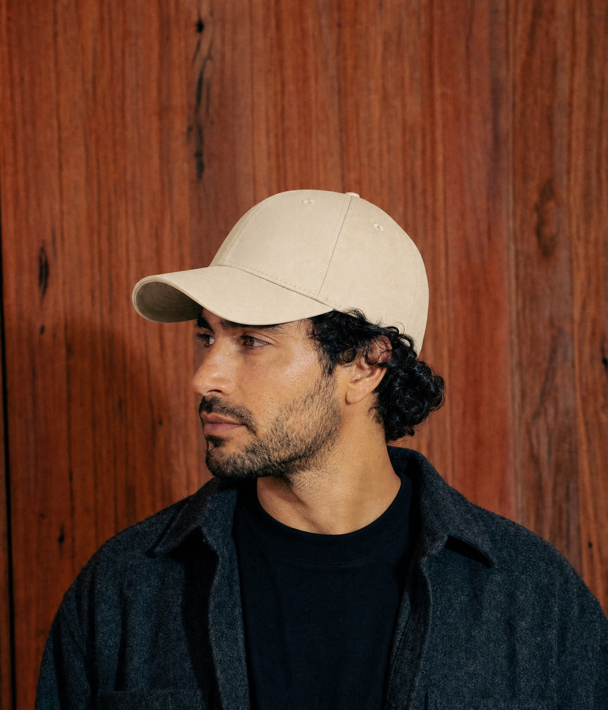 BASEBALL CAP. — BEIGE worn