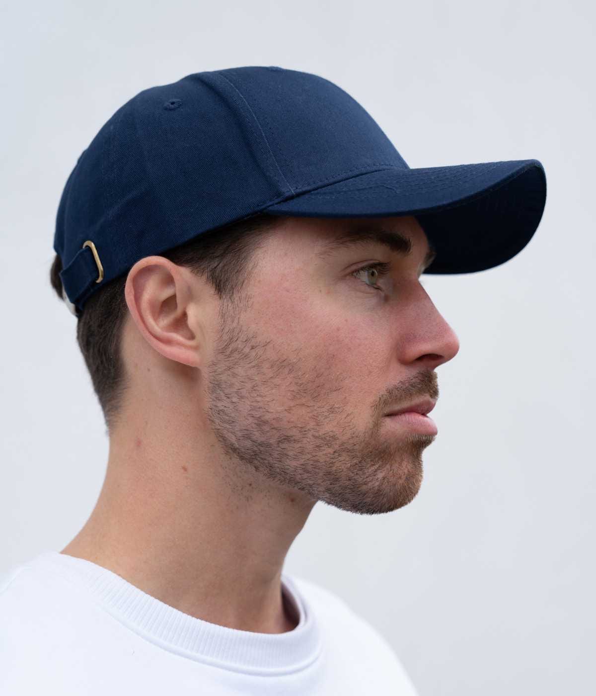 BASEBALL CAP.