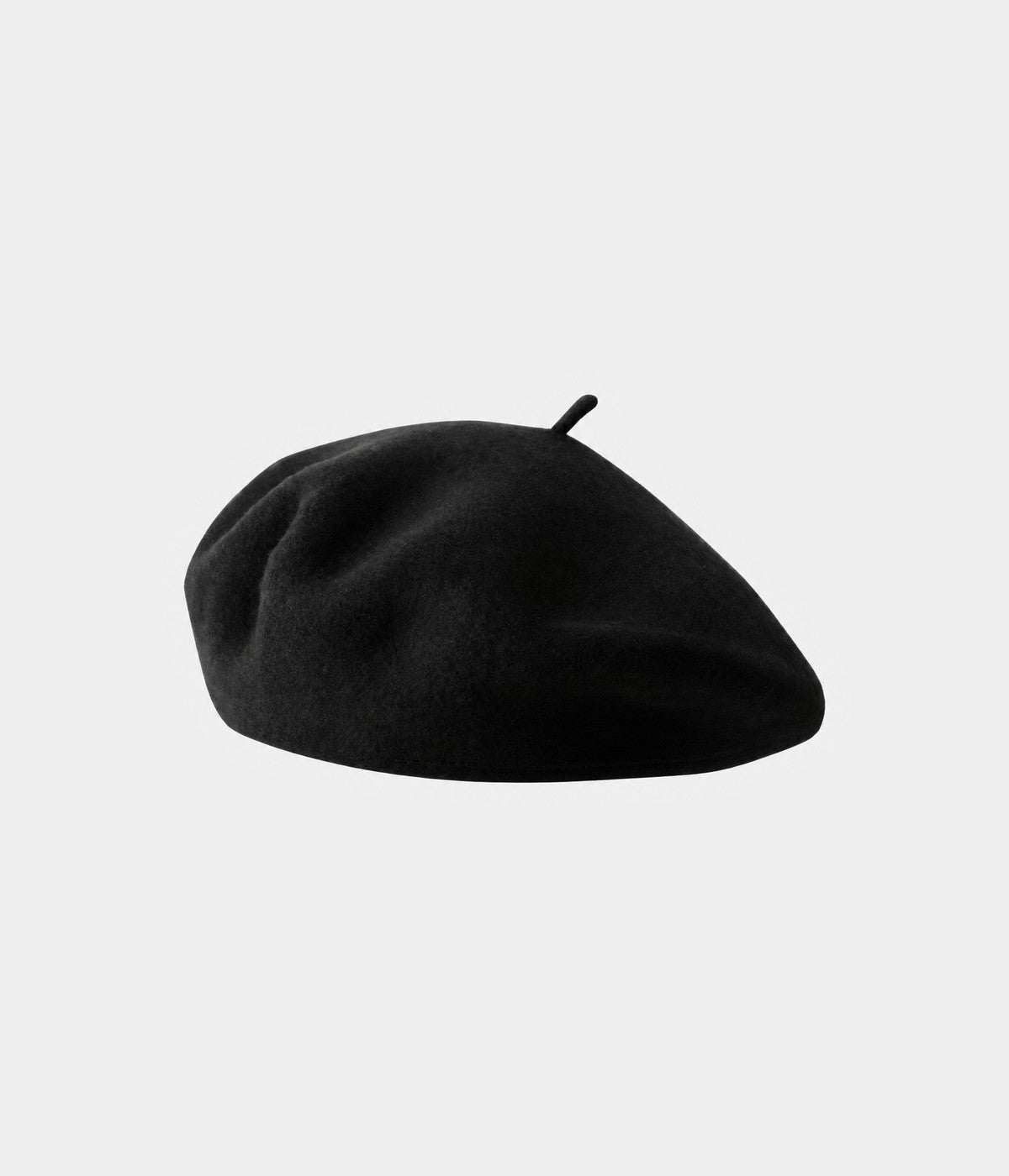 CLASSIC BERET. felt beret in black, front view