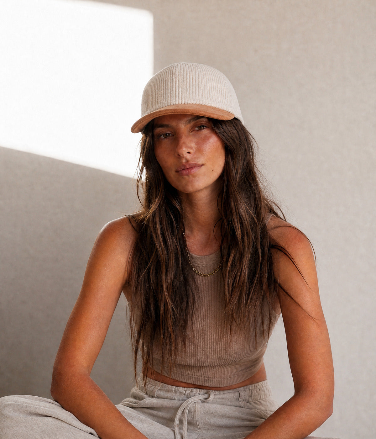 CORDUROY CAMP. — BEIGE worn