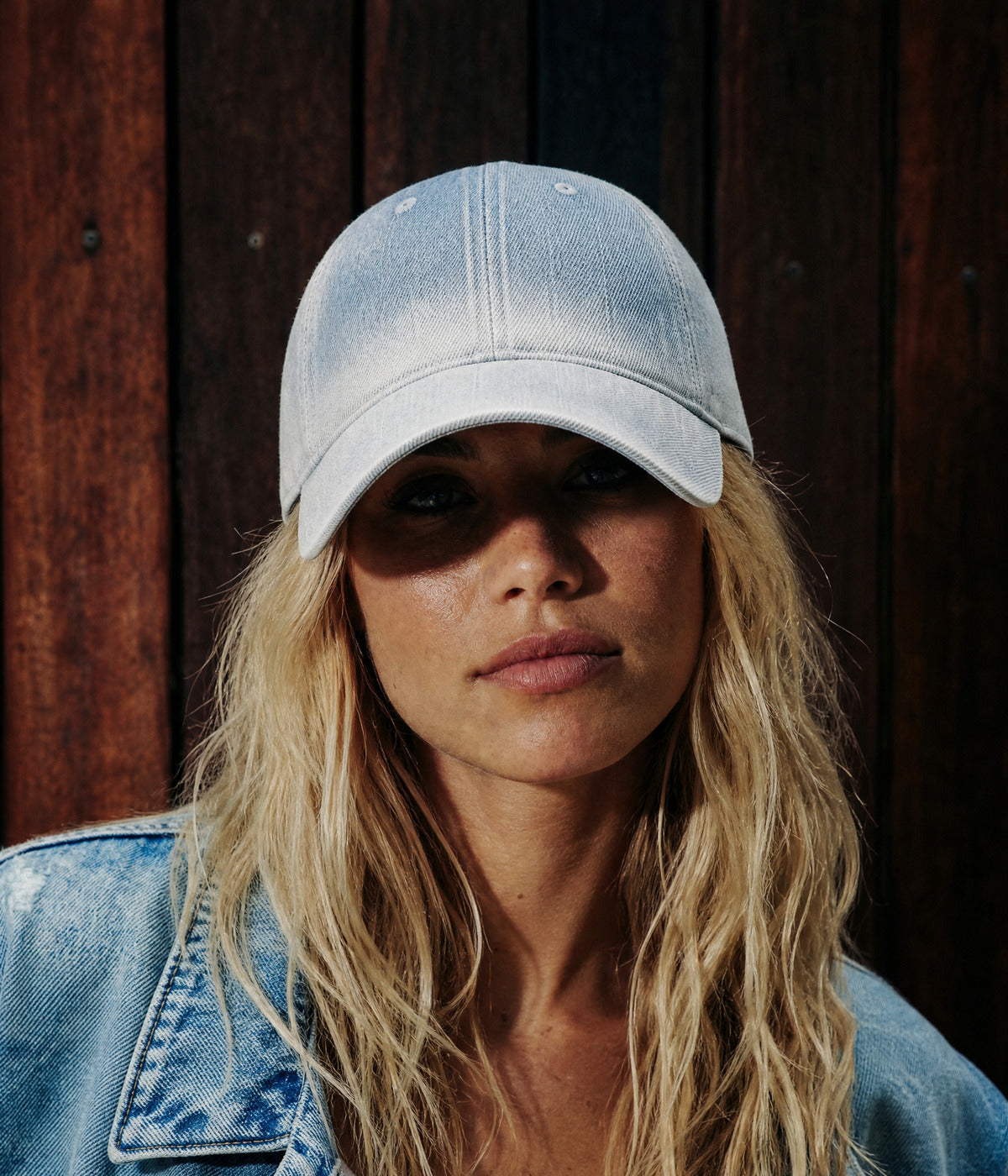DENIM FADE. — LIGHT BLUE worn