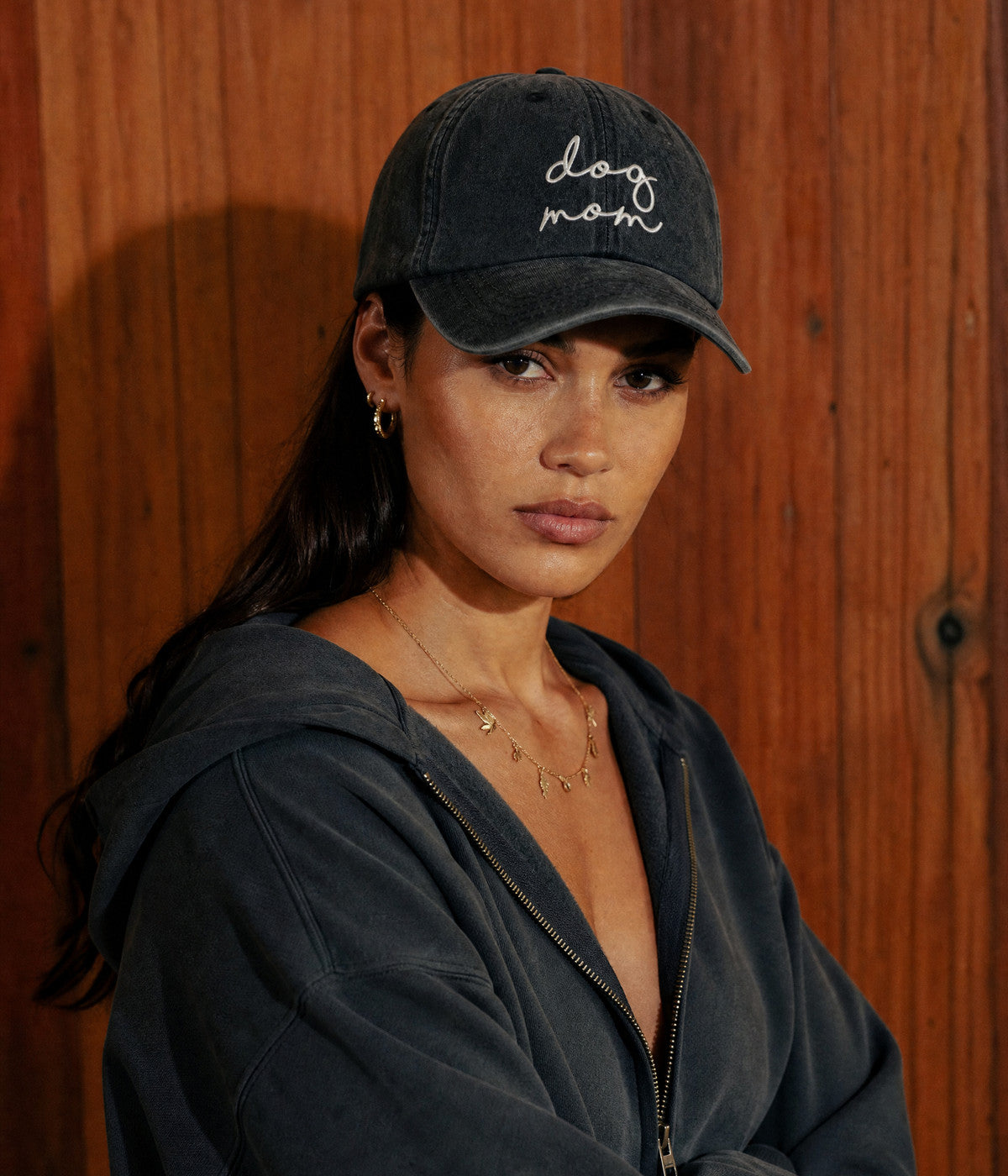 DOG MOM. — BLACK worn