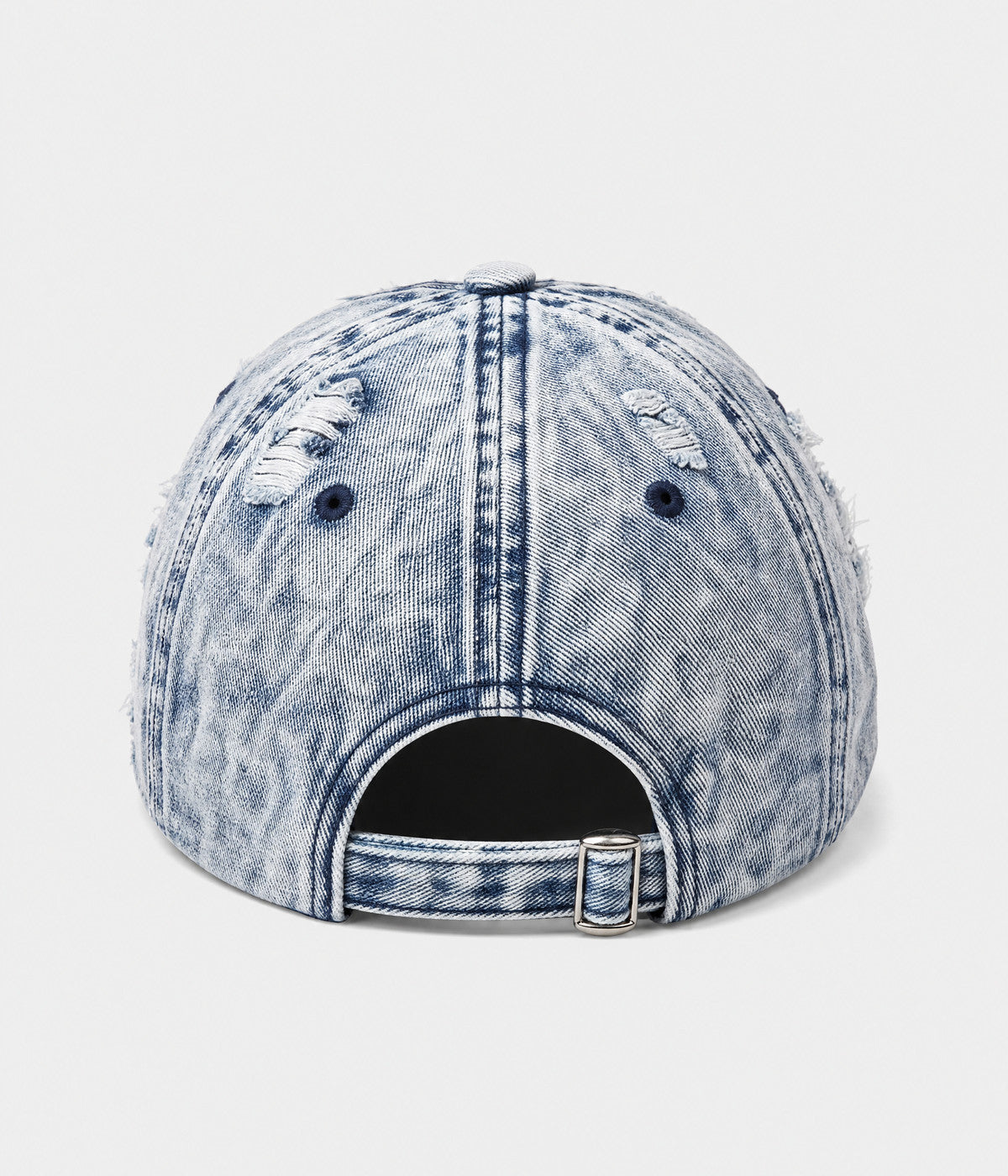 SHREDDED DENIM. acid-wash cotton denim cap in light blue, back view