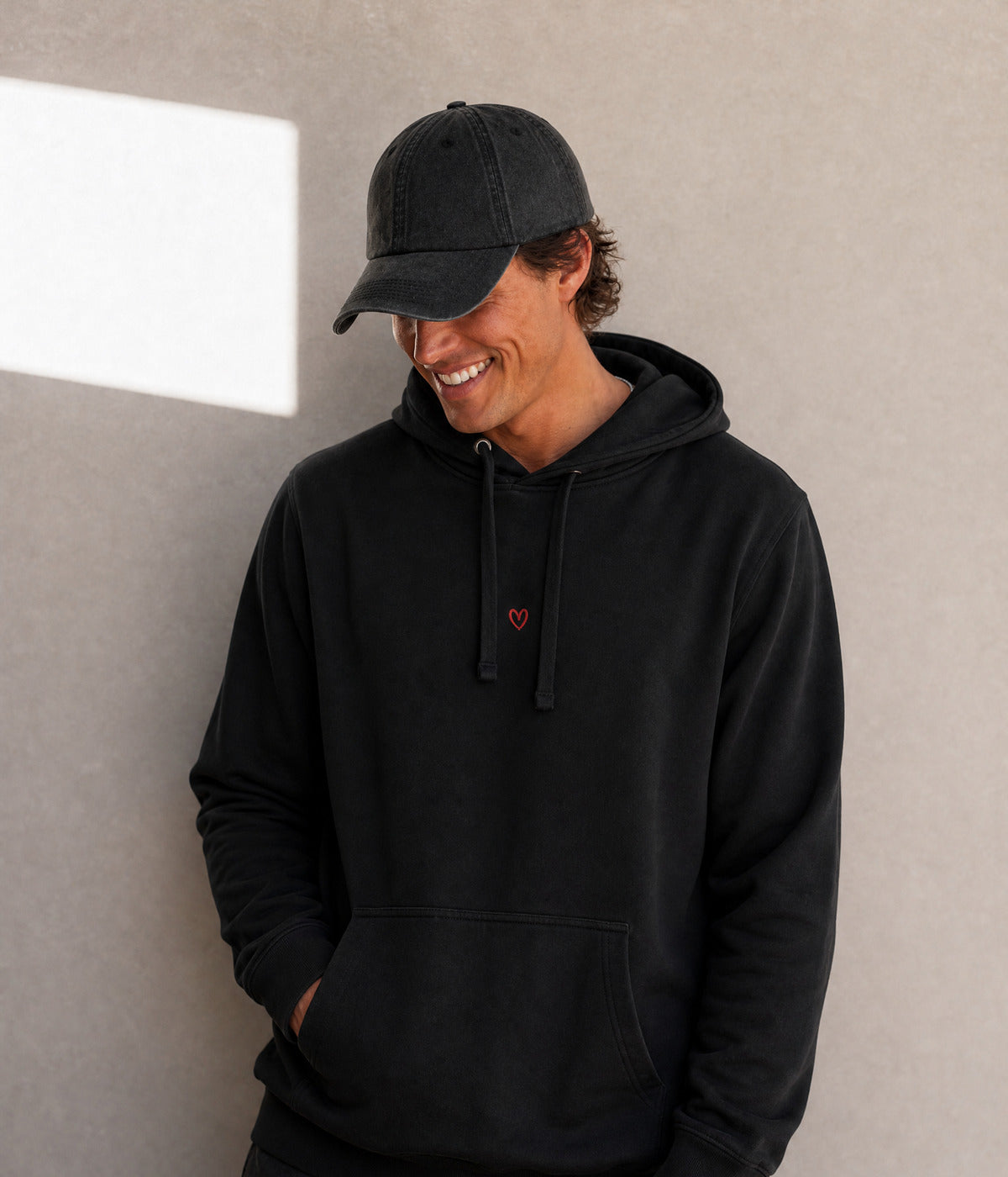 DRAWN HEART HOODIE. on model