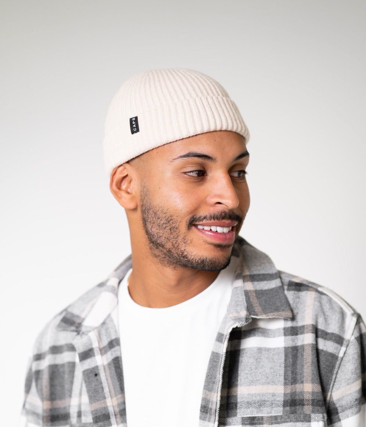 LOGO FISHERMAN BEANIE 3-PACK 2.0. — WHITE worn