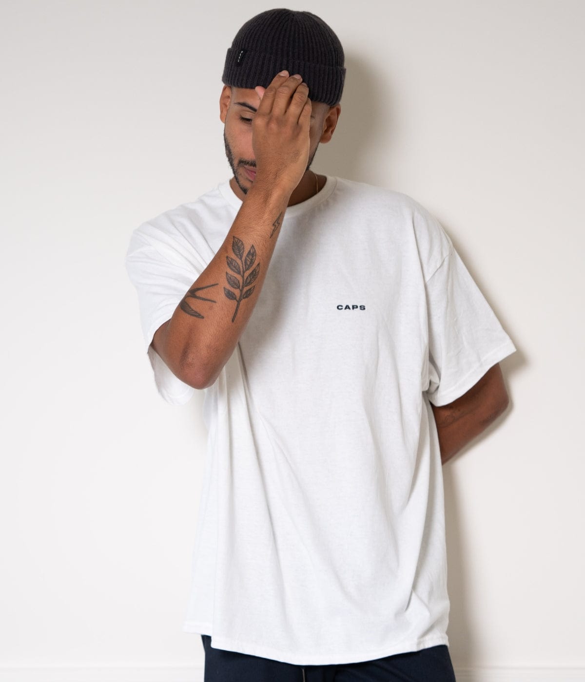 LOGO TEE.