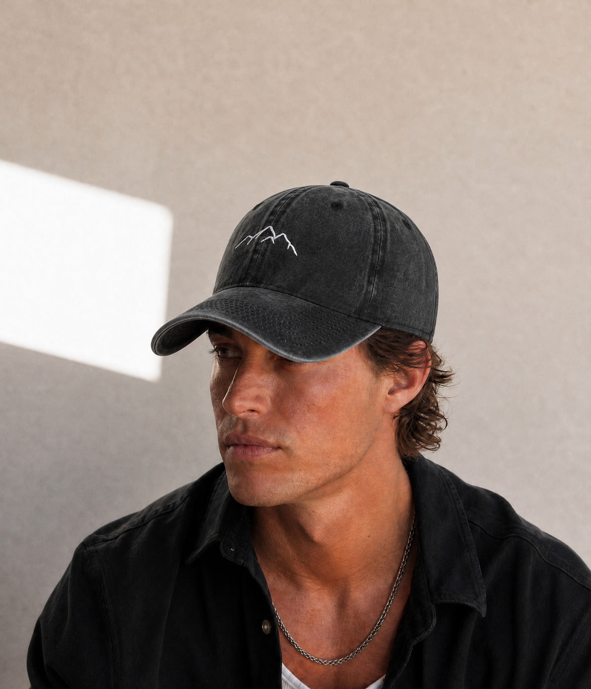 MOUNTAINS 3-PACK. worn by a man