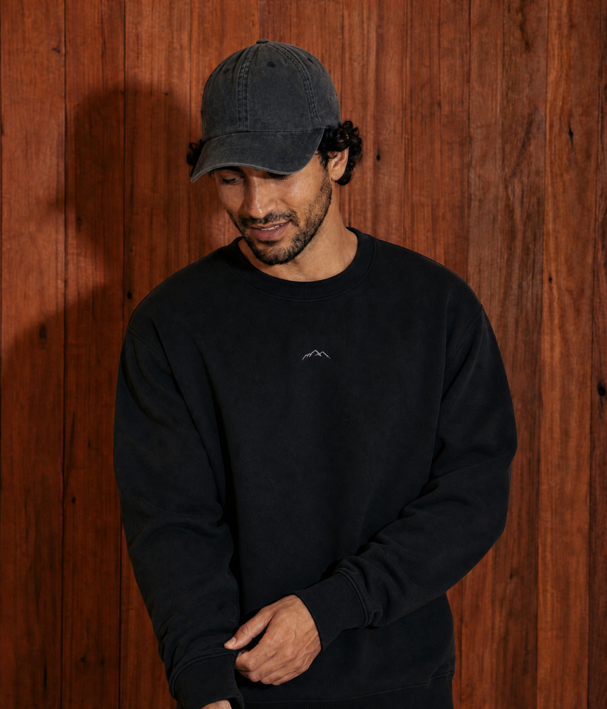 MOUNTAINS SWEATER. on model