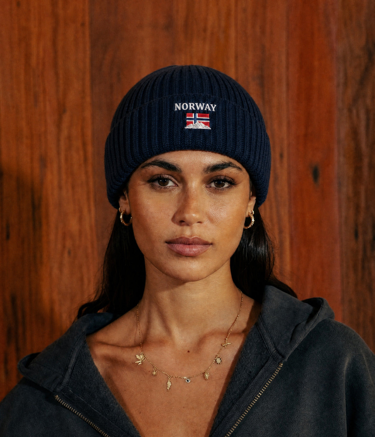 NORWAY FLEECE BEANIE. — NAVY worn
