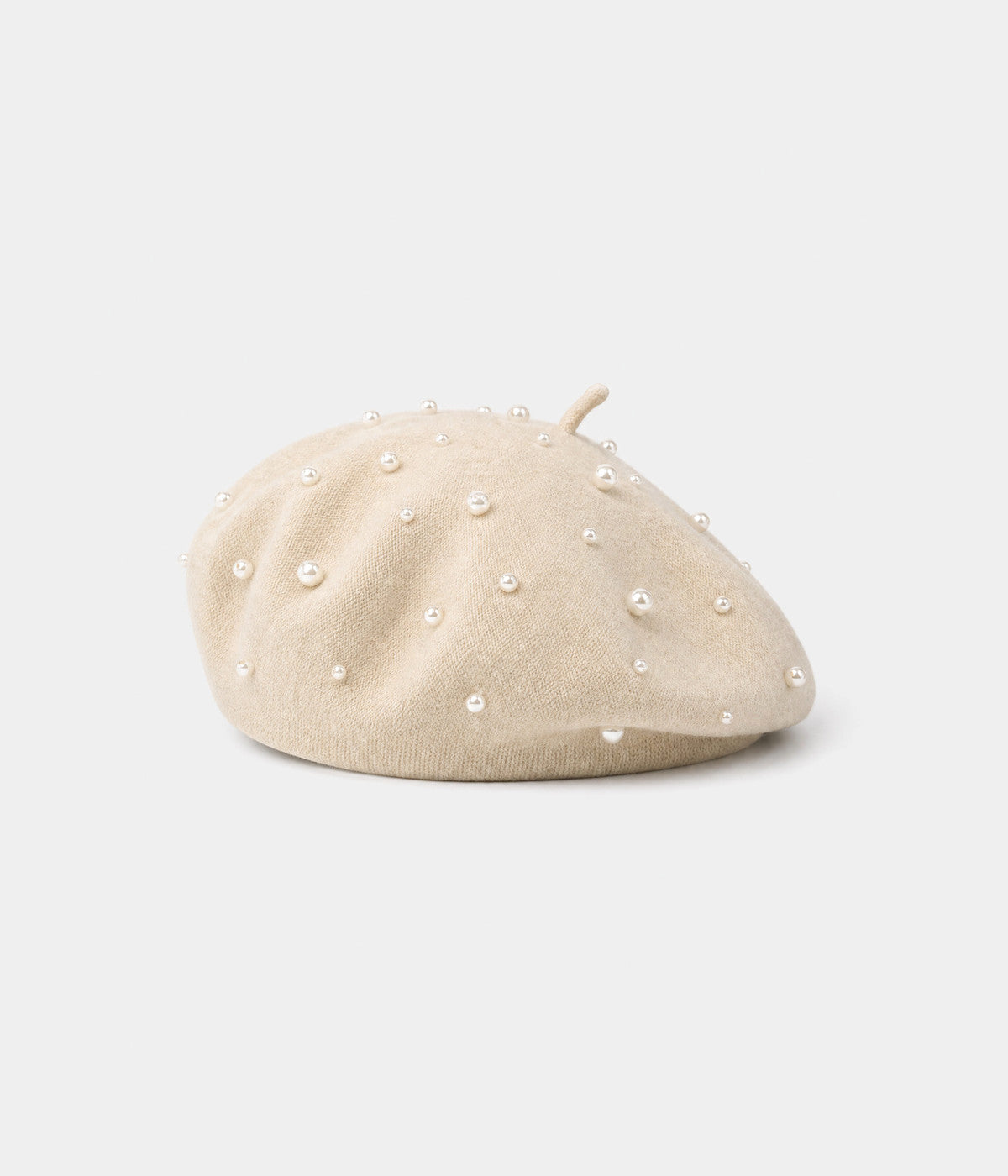 PEARL BERET. knit beret in BEIGE, front view
