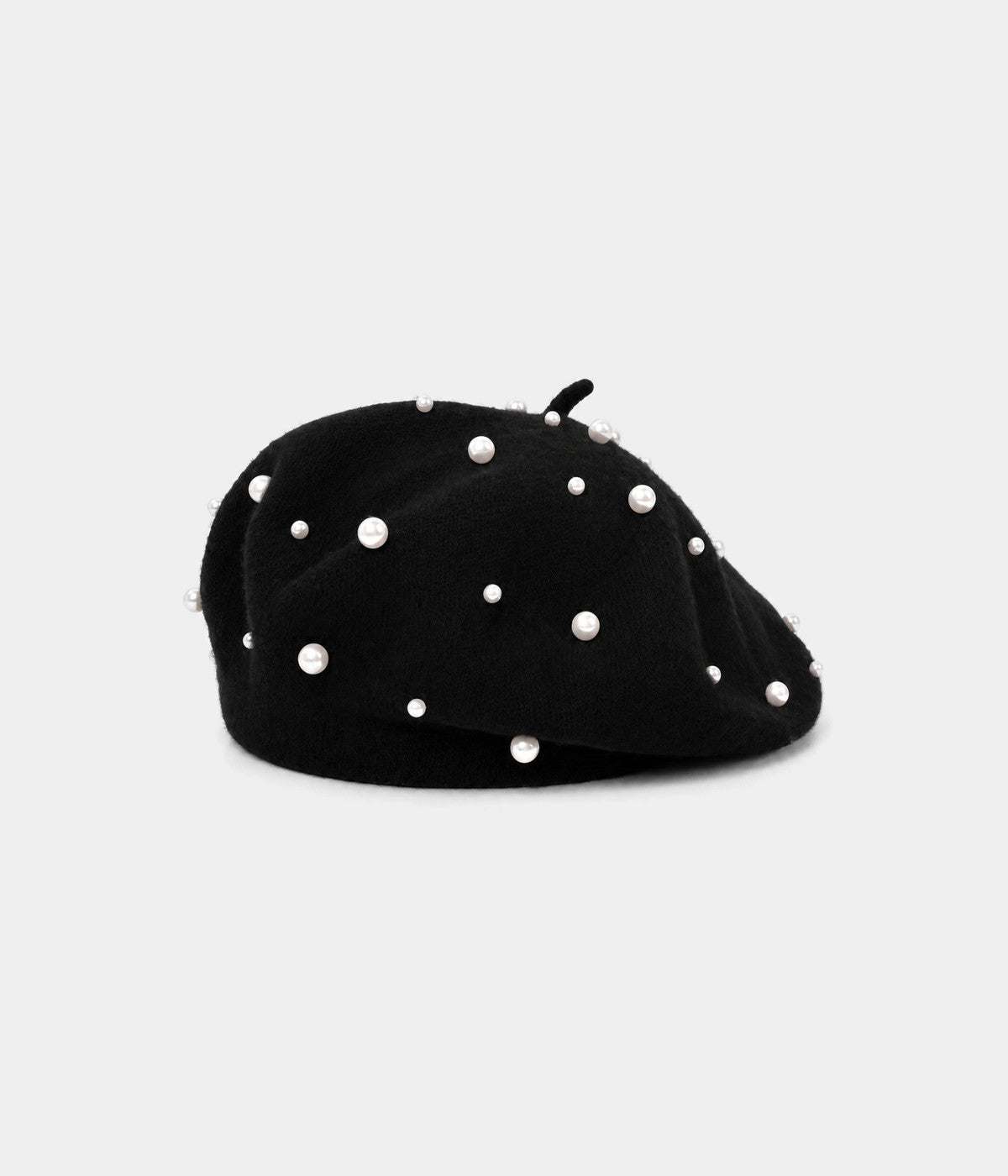 PEARL BERET. knit beret in BLACK, front view