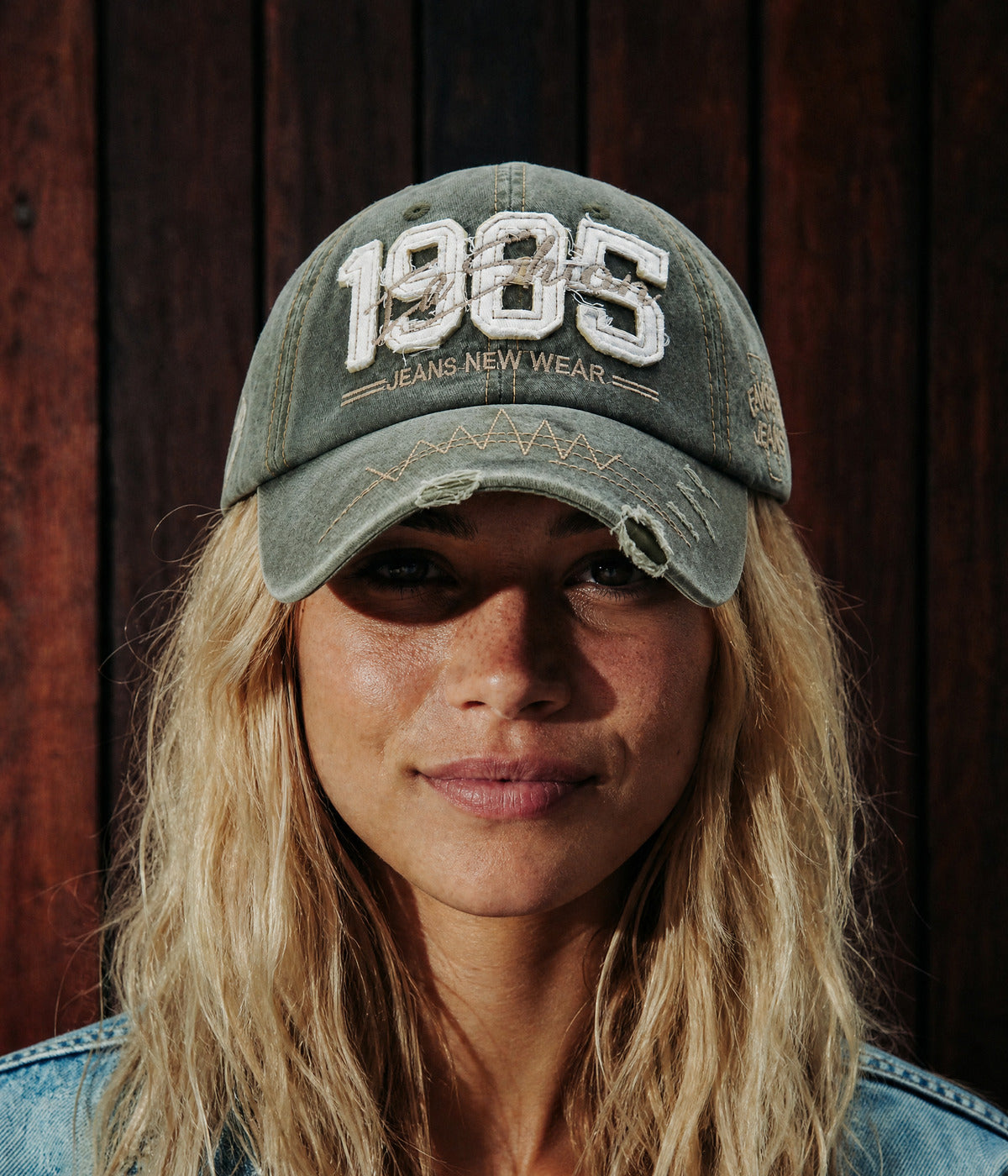 RETRO 1985. — GREEN worn
