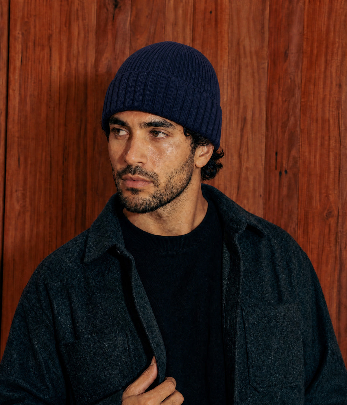 RIBBED BEANIE. — NAVY worn