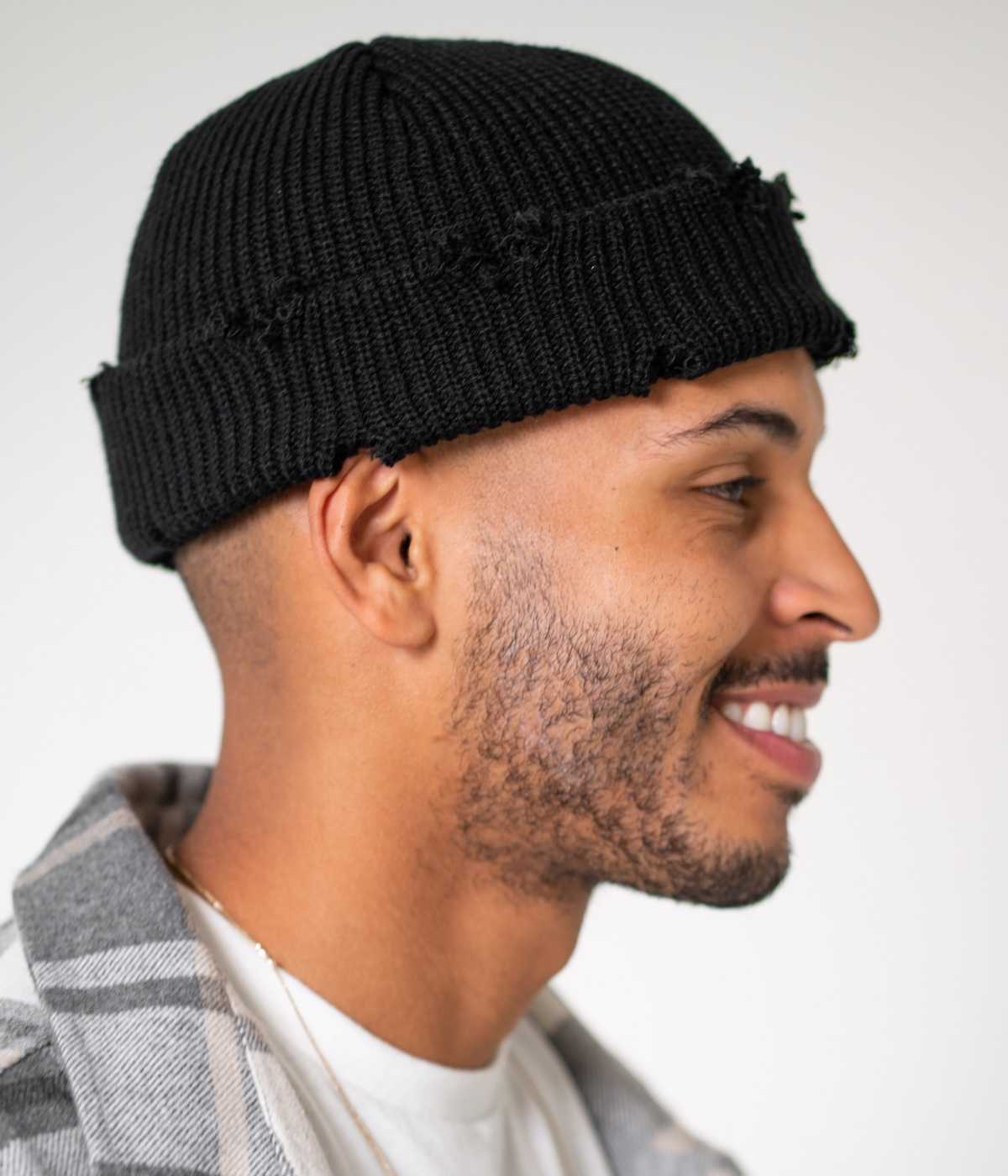 GORRO DE PESCADOR RASGADO.