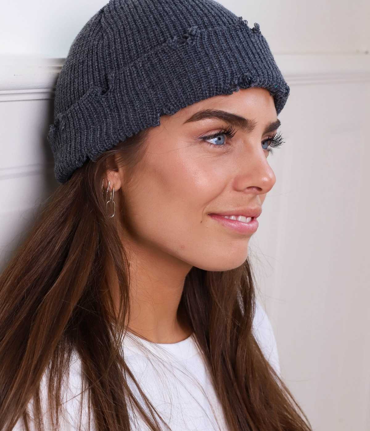 GORRO DE PESCADOR RASGADO.