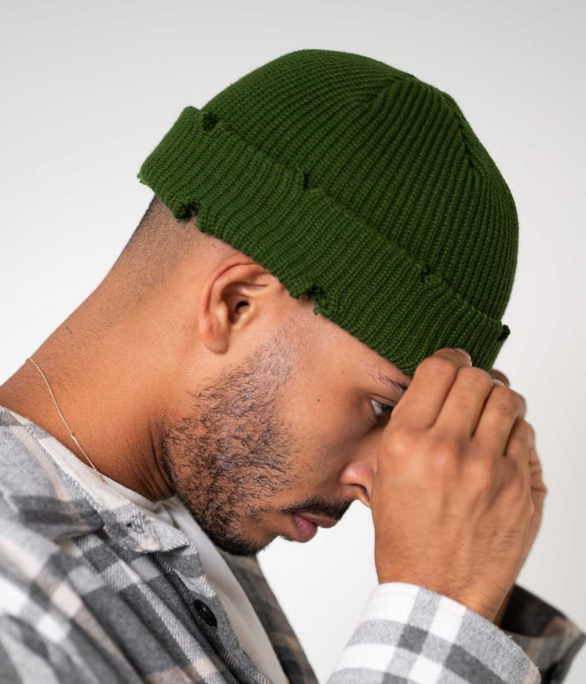GORRO DE PESCADOR RASGADO.