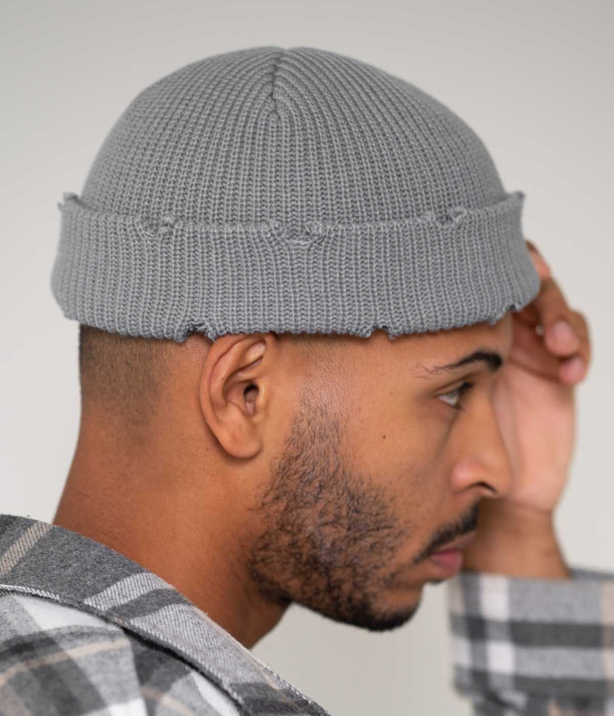 GORRO DE PESCADOR RASGADO.