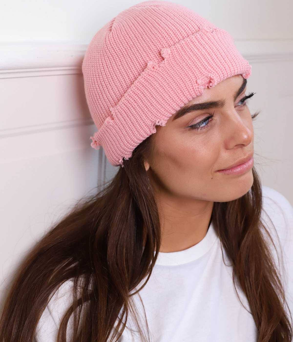 GORRO DE PESCADOR RASGADO.