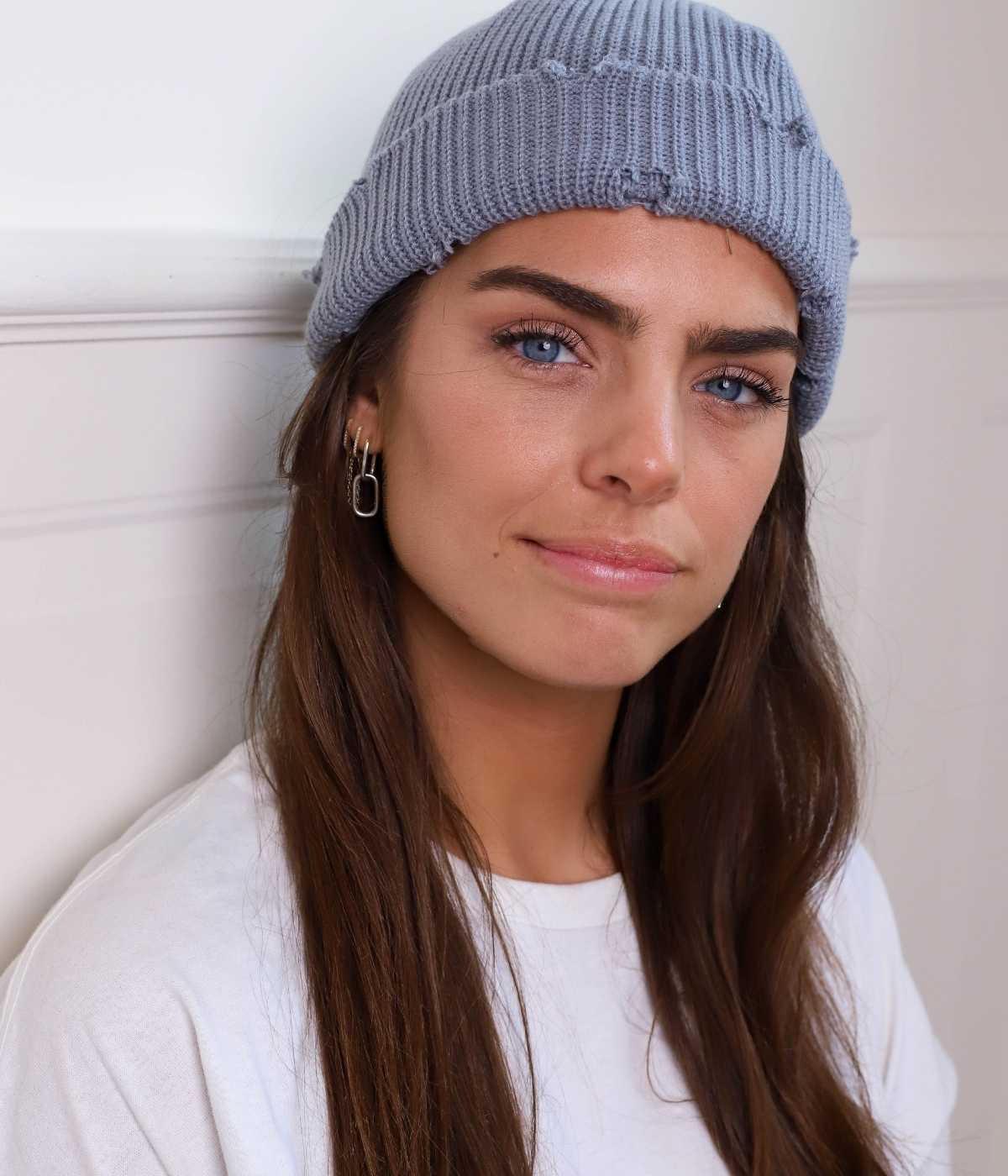 GORRO DE PESCADOR RASGADO.