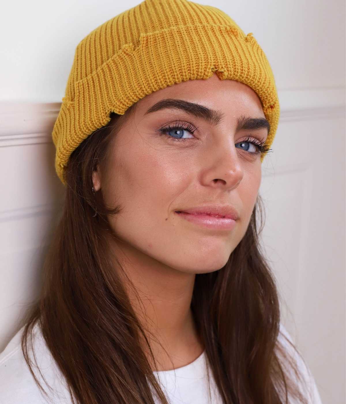 GORRO DE PESCADOR RASGADO.