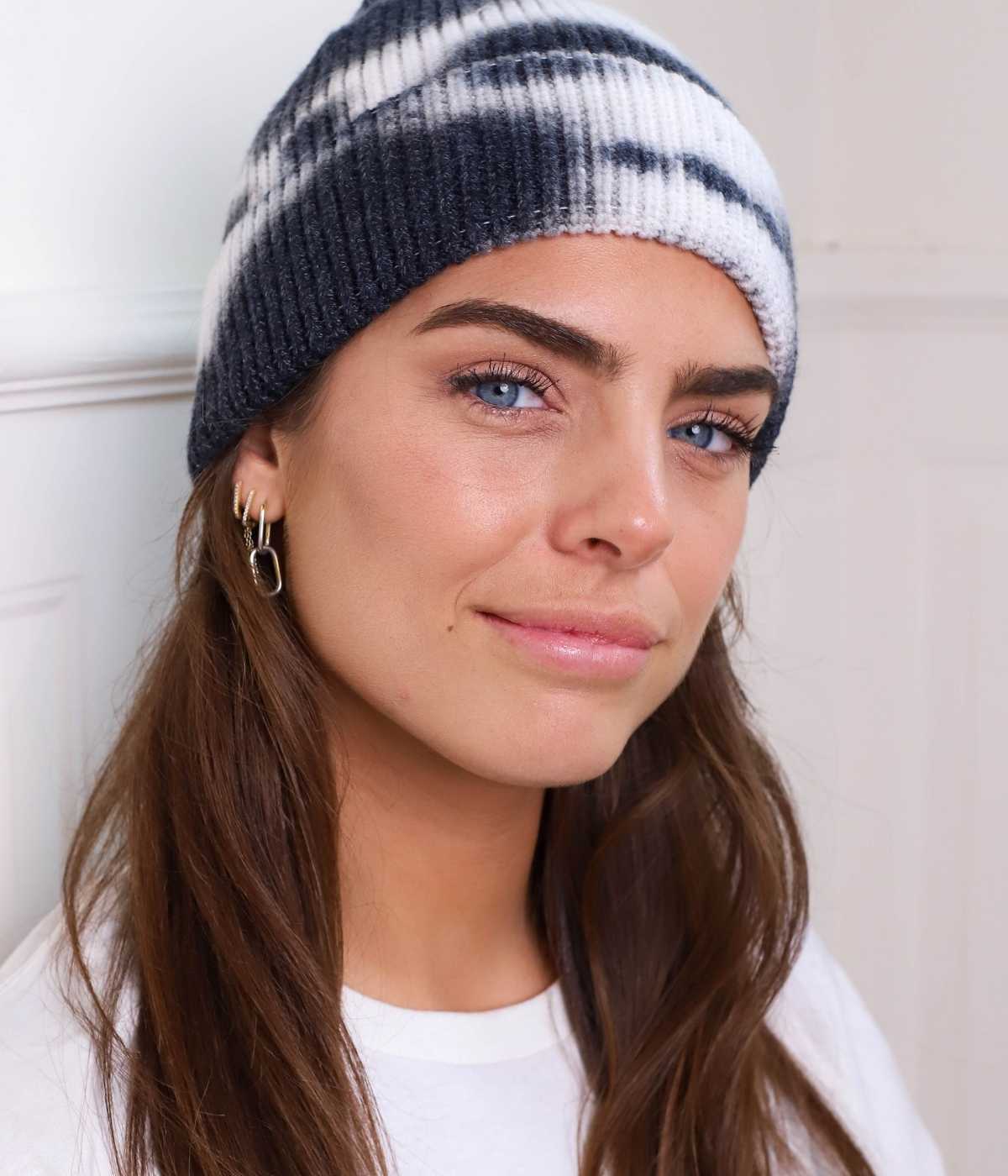 TIE-DYE BEANIE.