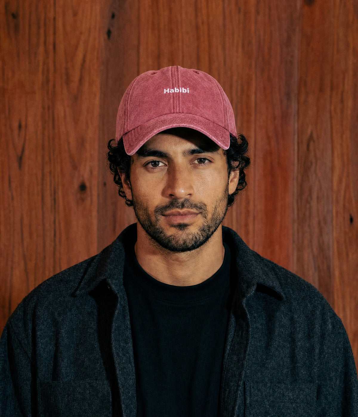 WASHED HABIBI. — Red worn