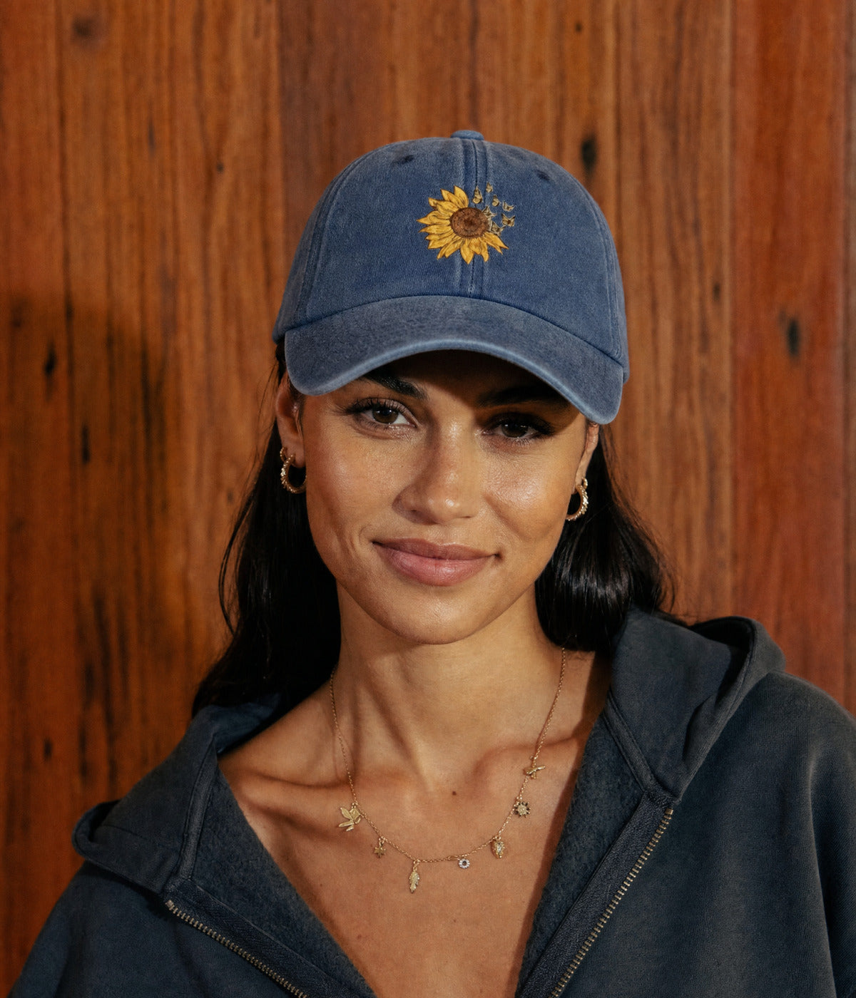 WASHED SUNSHADE. — NAVY worn