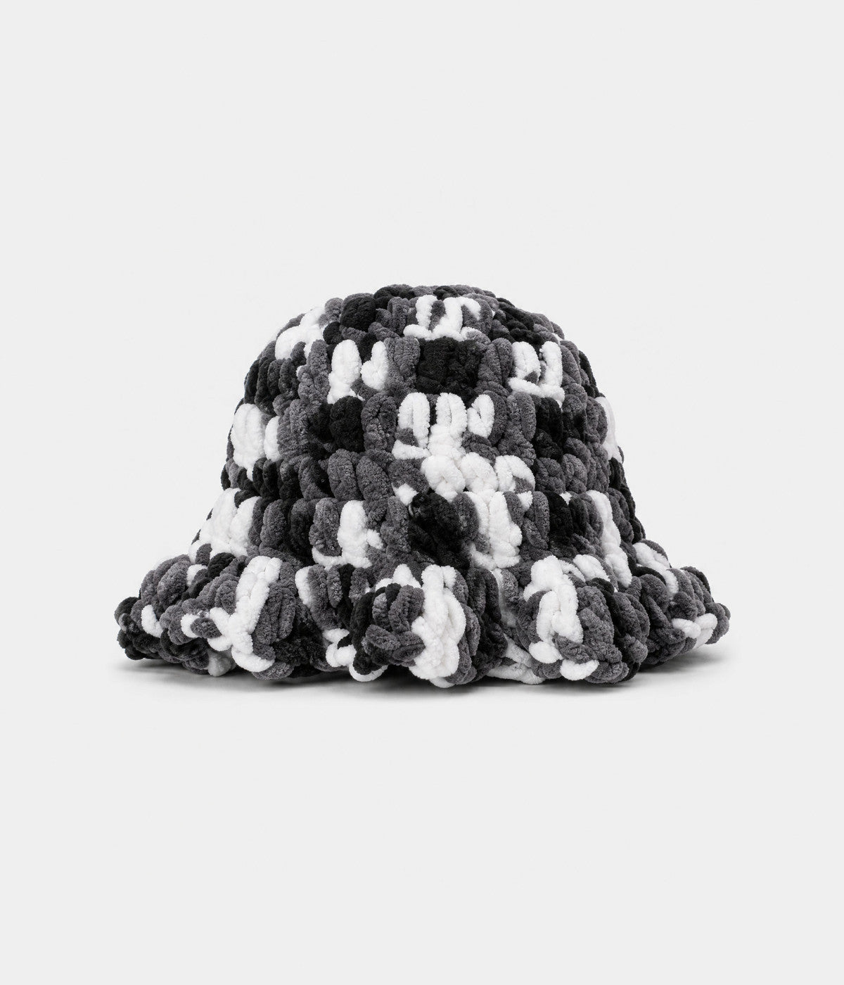 CROCHET RUFFLE BUCKET. crochet bucket hat in BLACK/WHITE, front view