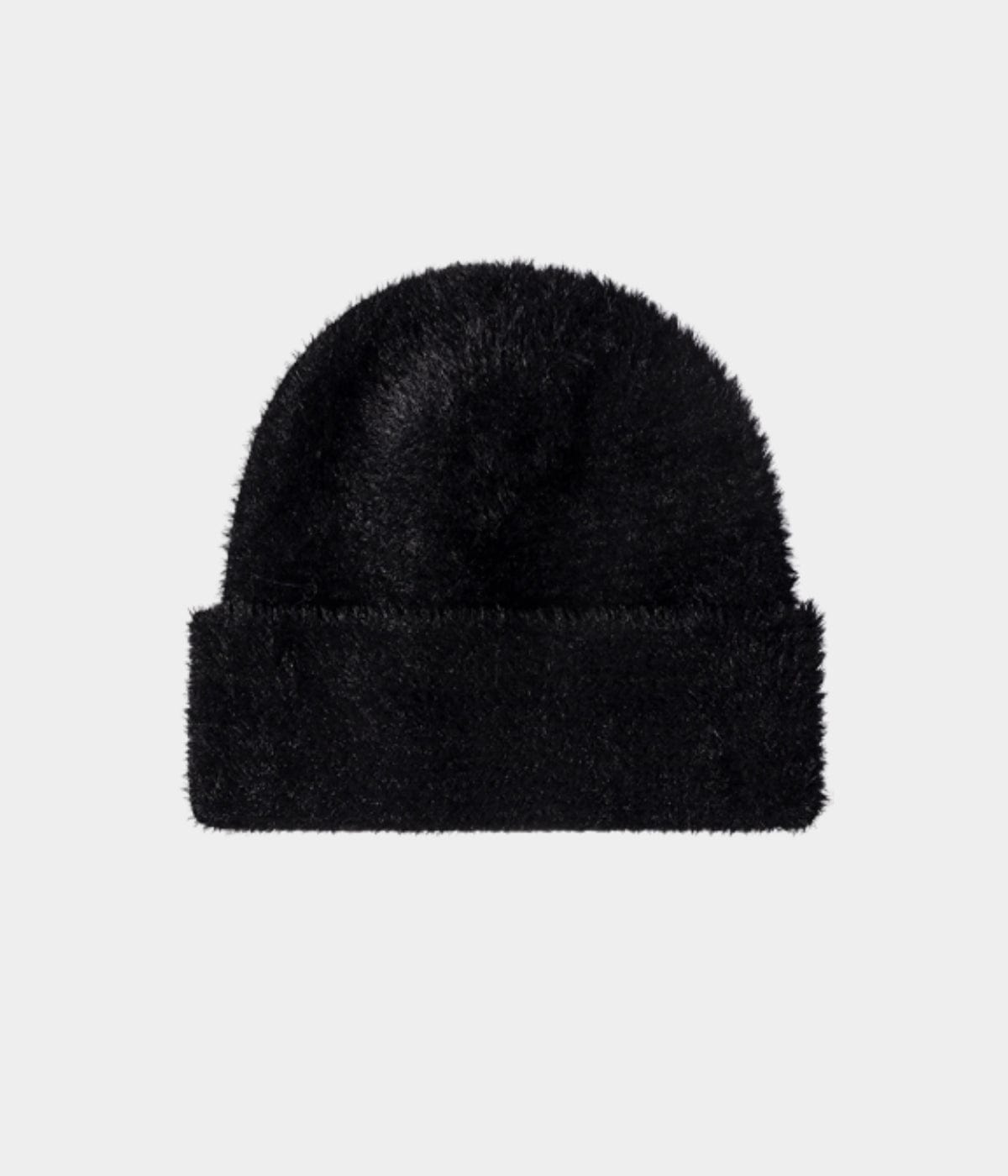 GORRO DE PIEL SINTÉTICA.