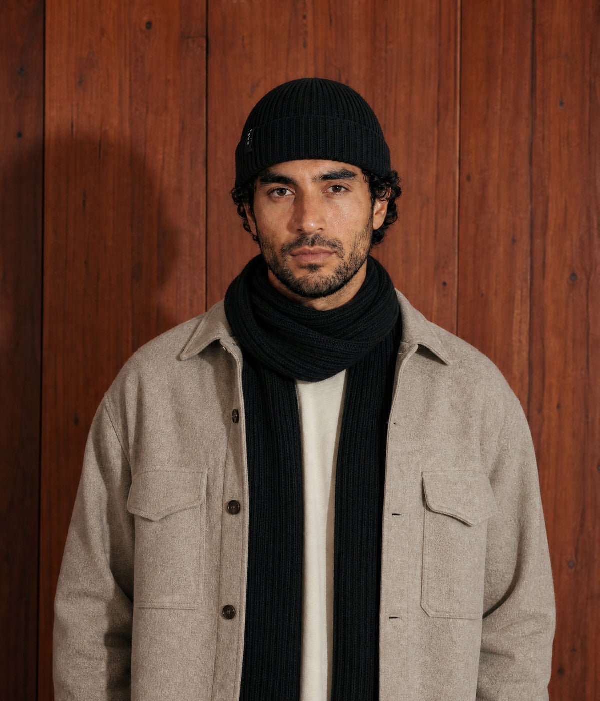 CLASSIC SCARF. — BLACK worn