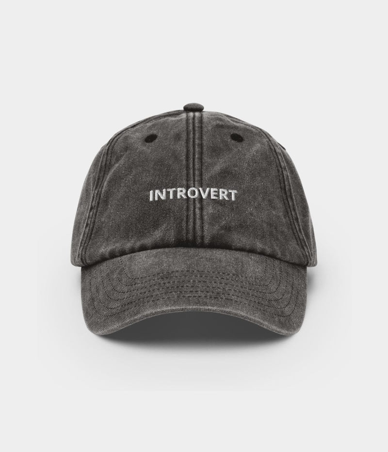INTROVERTI.