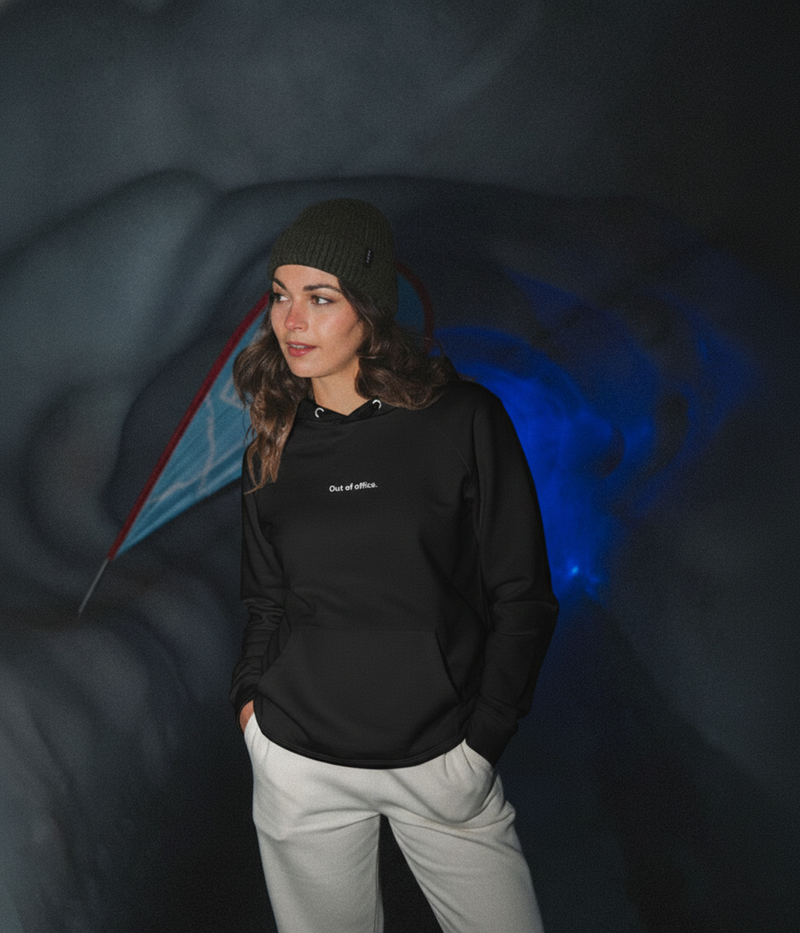 OUT OF OFFICE HOODIE.-CAPS
