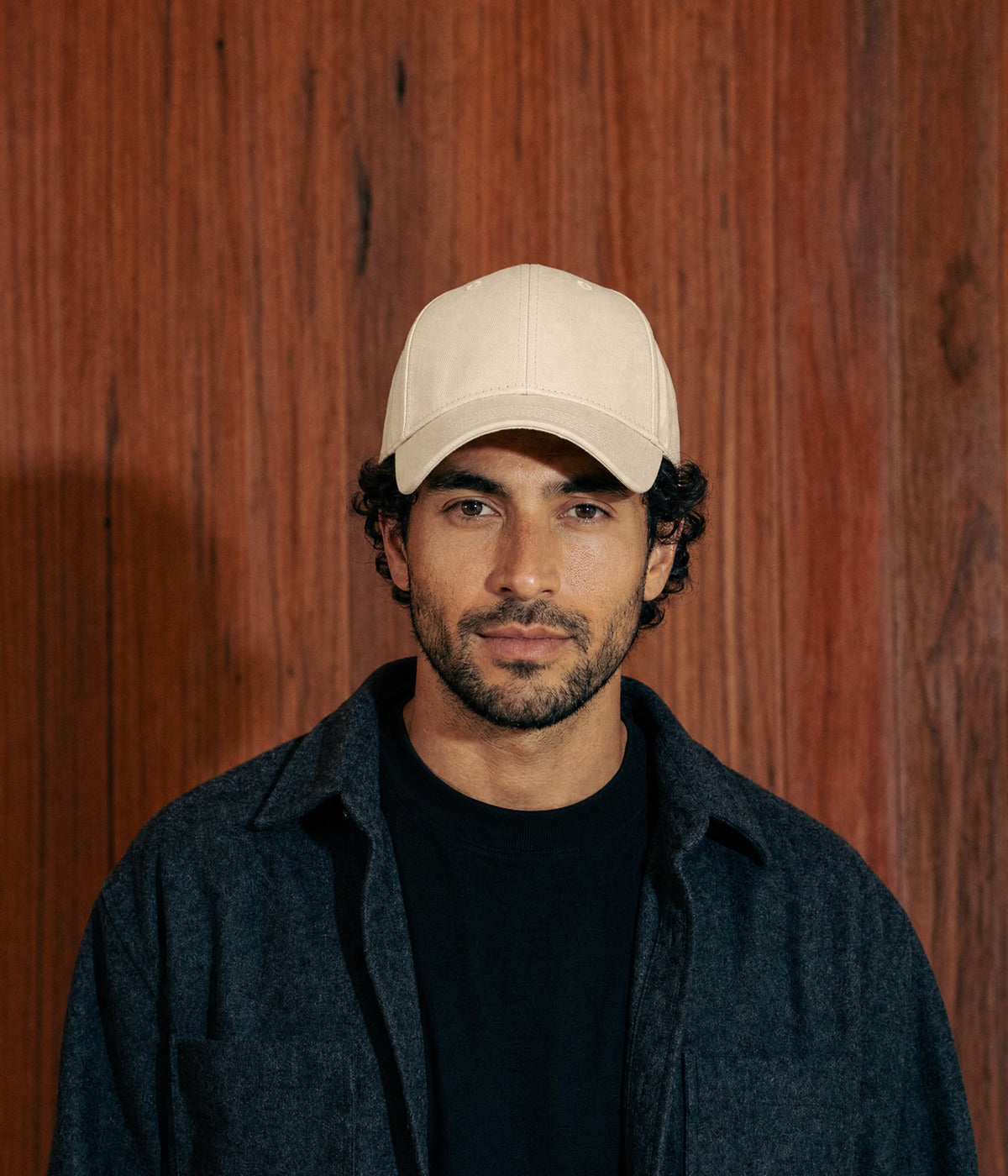 BASEBALL CAP. — BEIGE worn