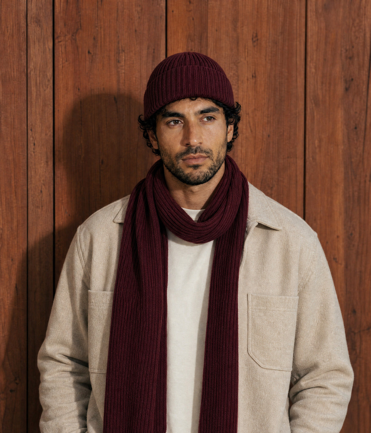 CLASSIC SCARF. — DARK RED worn