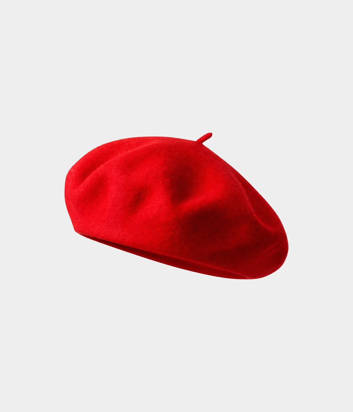 CLASSIC BERET. felt beret in red, front view