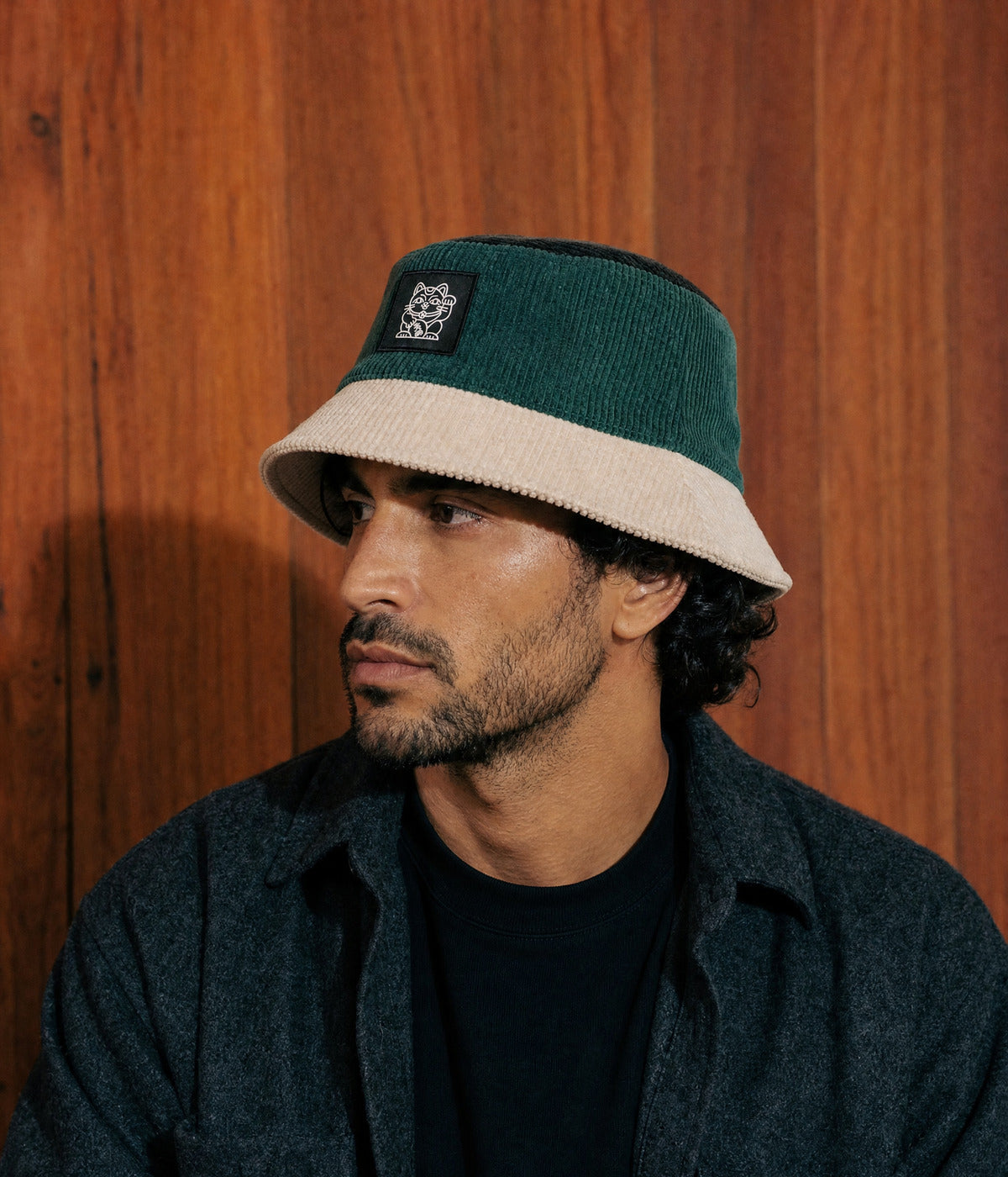 CORDUROY BLOCK BUCKET. — GREEN / BEIGE worn