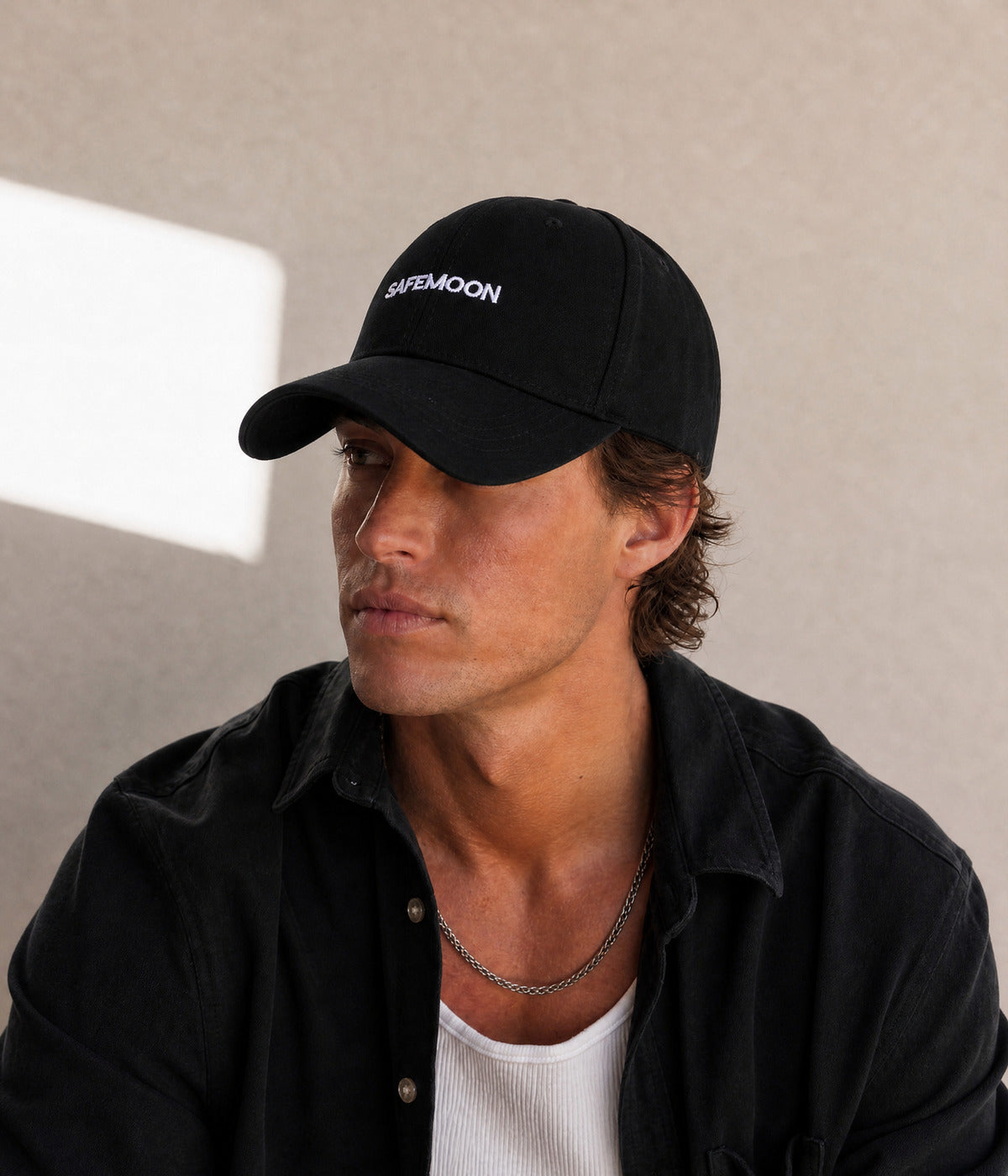 CRYPTO CAP. - SAFEMOON worn by a man