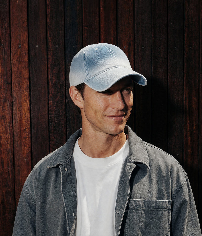 DENIM FADE. — LIGHT BLUE worn