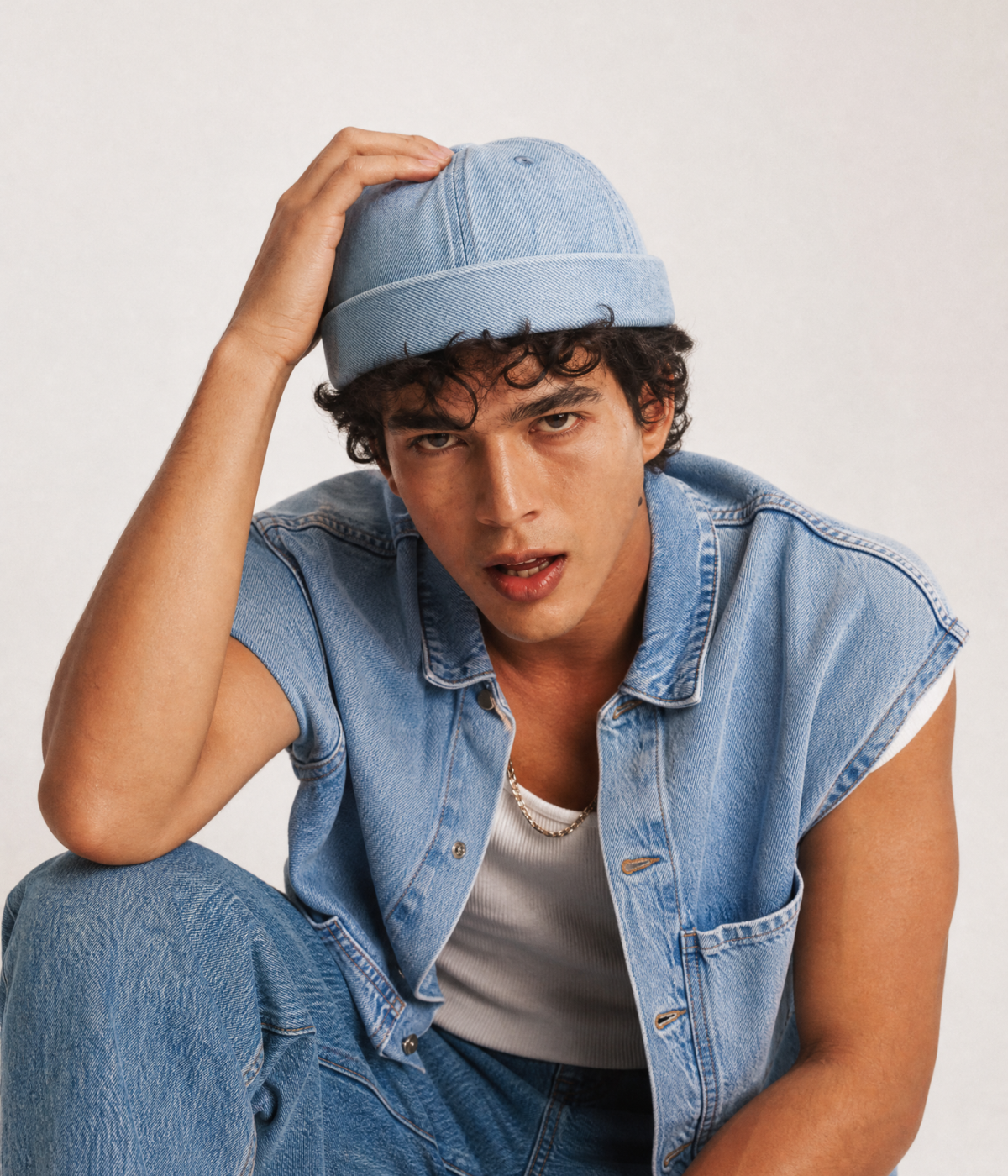 WASHED DENIM FISHERMAN BEANIE.