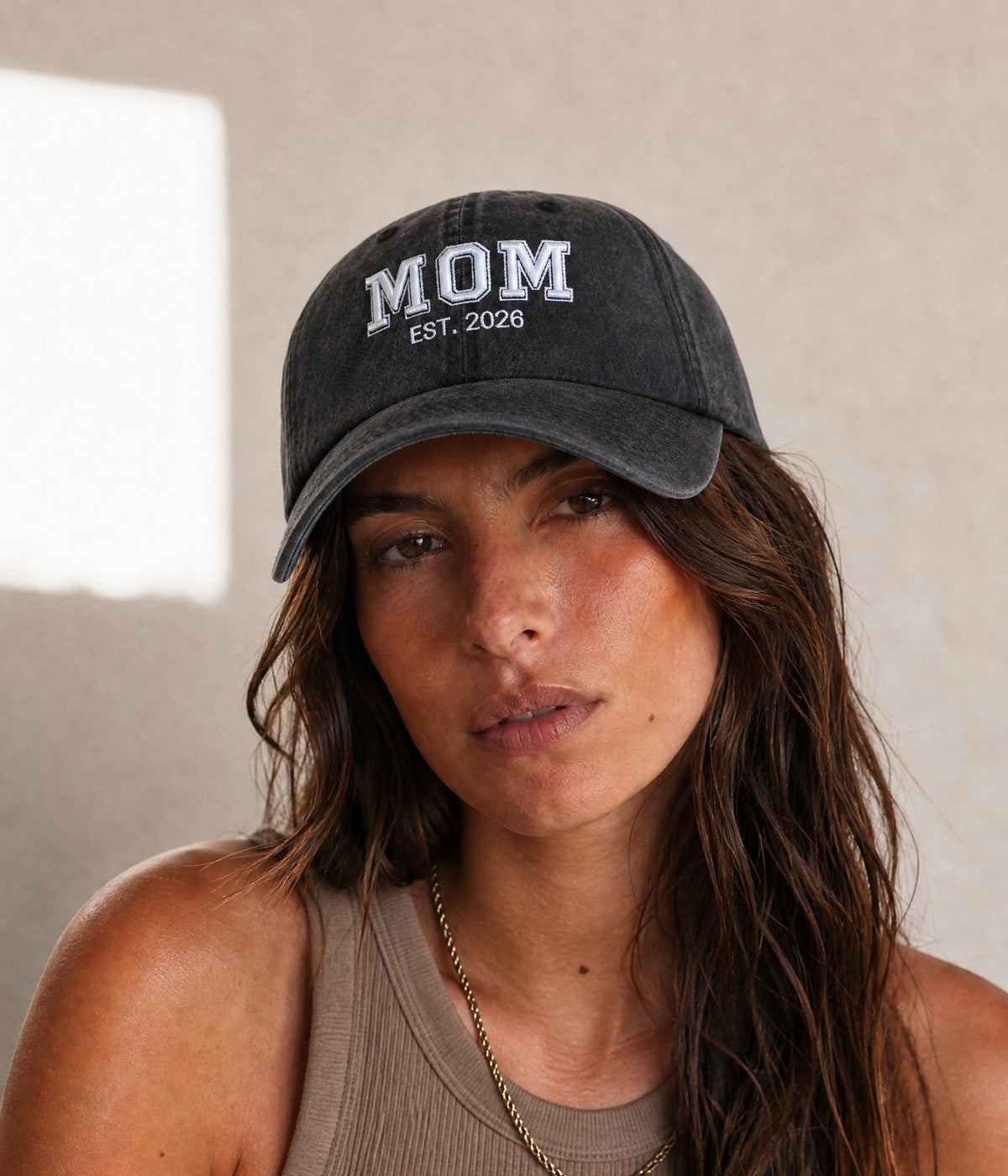 WASHED MOM EST 2026. — BLACK worn