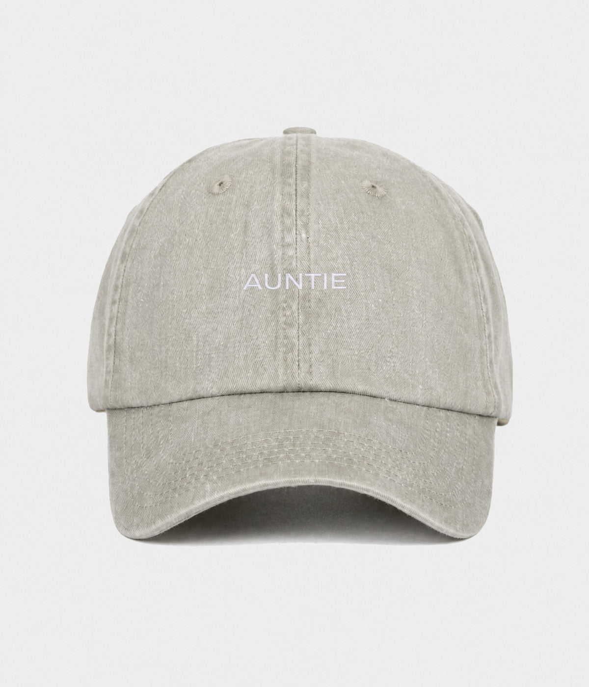 WASHED AUNTIE. washed cotton dad cap in GRAYISH SHEEN, front view