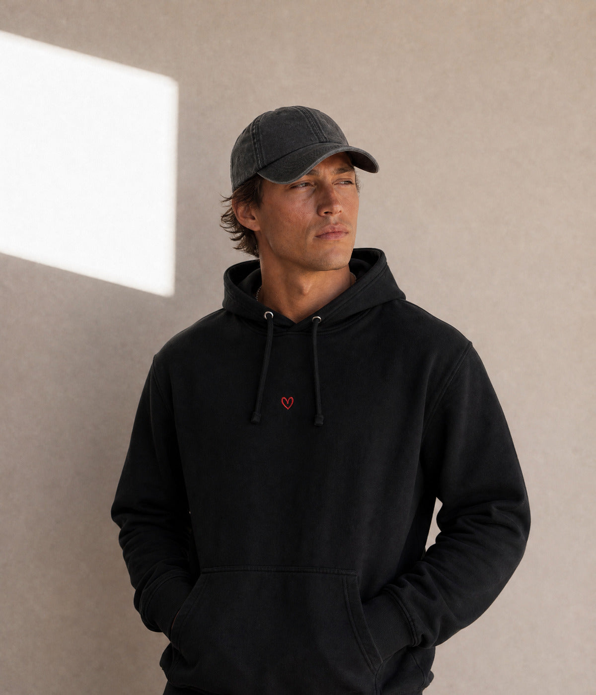 DRAWN HEART HOODIE. on model