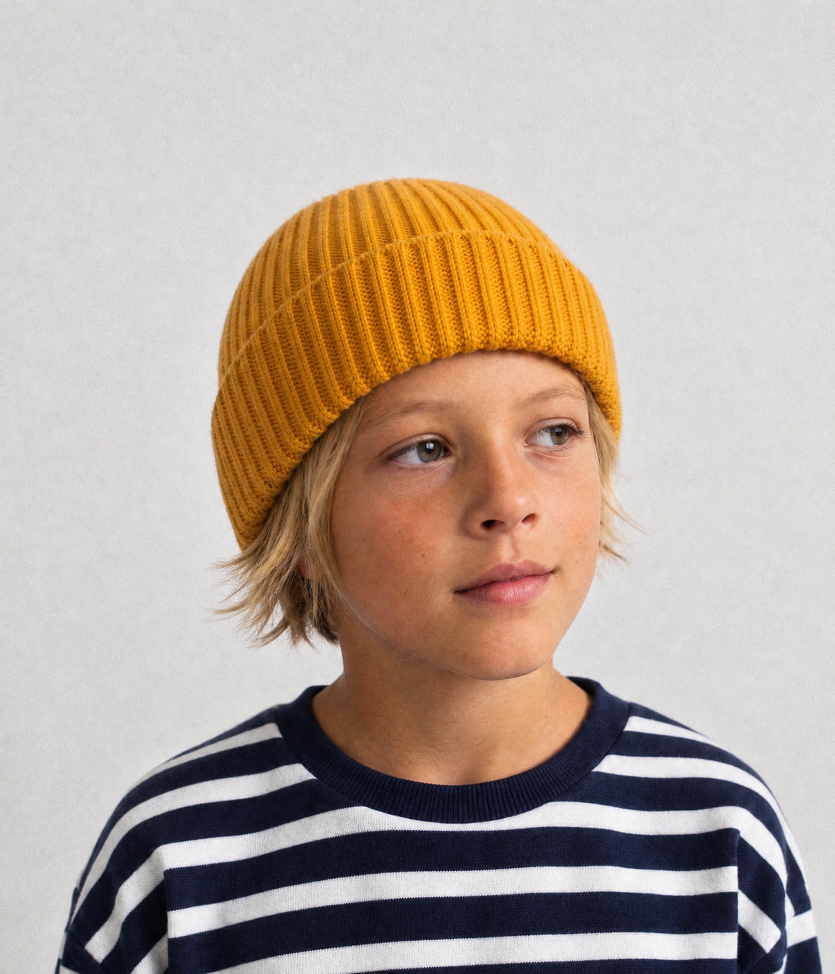 KIDS BEANIE. — YELLOW worn