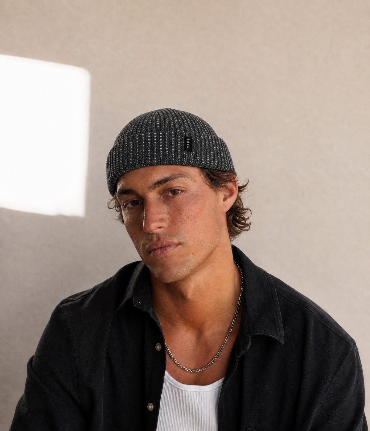 LOGO REFLECTIVE BEANIE. — GRAY worn