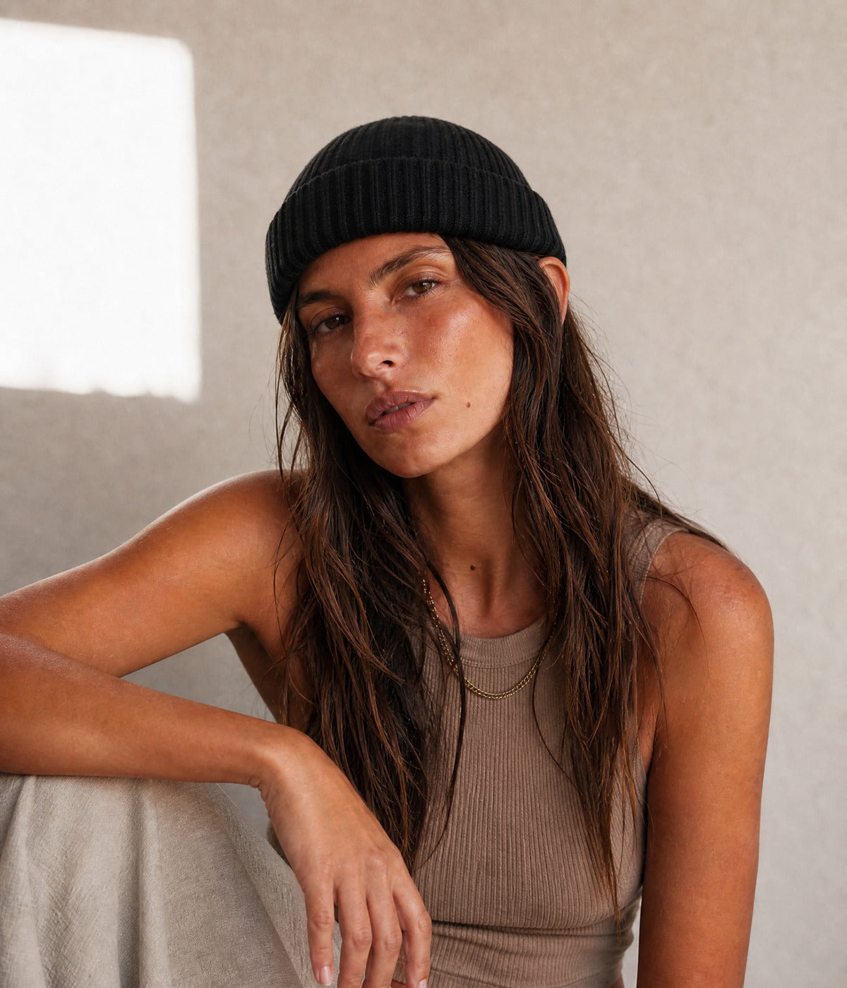 MERINO MIX. — BLACK worn