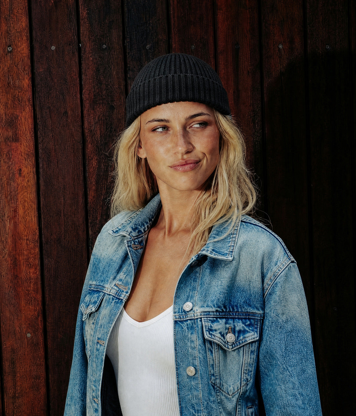 RIBBED FISHERMAN BEANIE. — BLACK worn