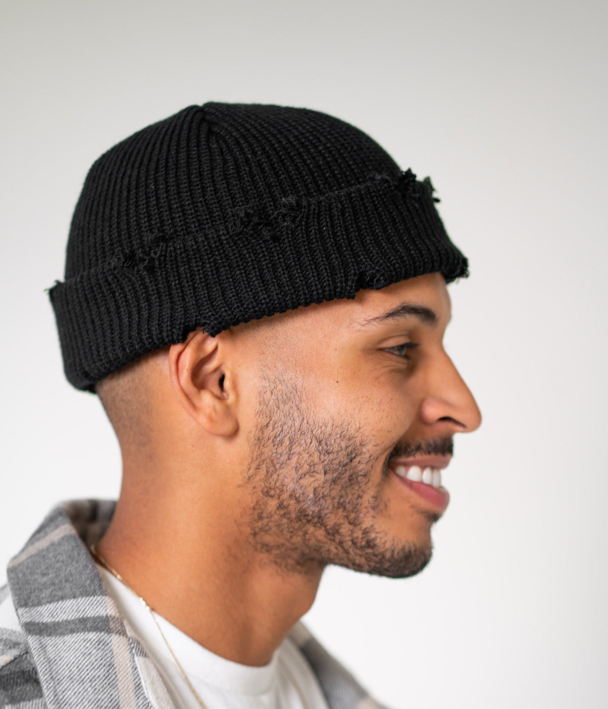 RIPPED FISHERMAN BEANIE 3-PACK. — BLACK worn