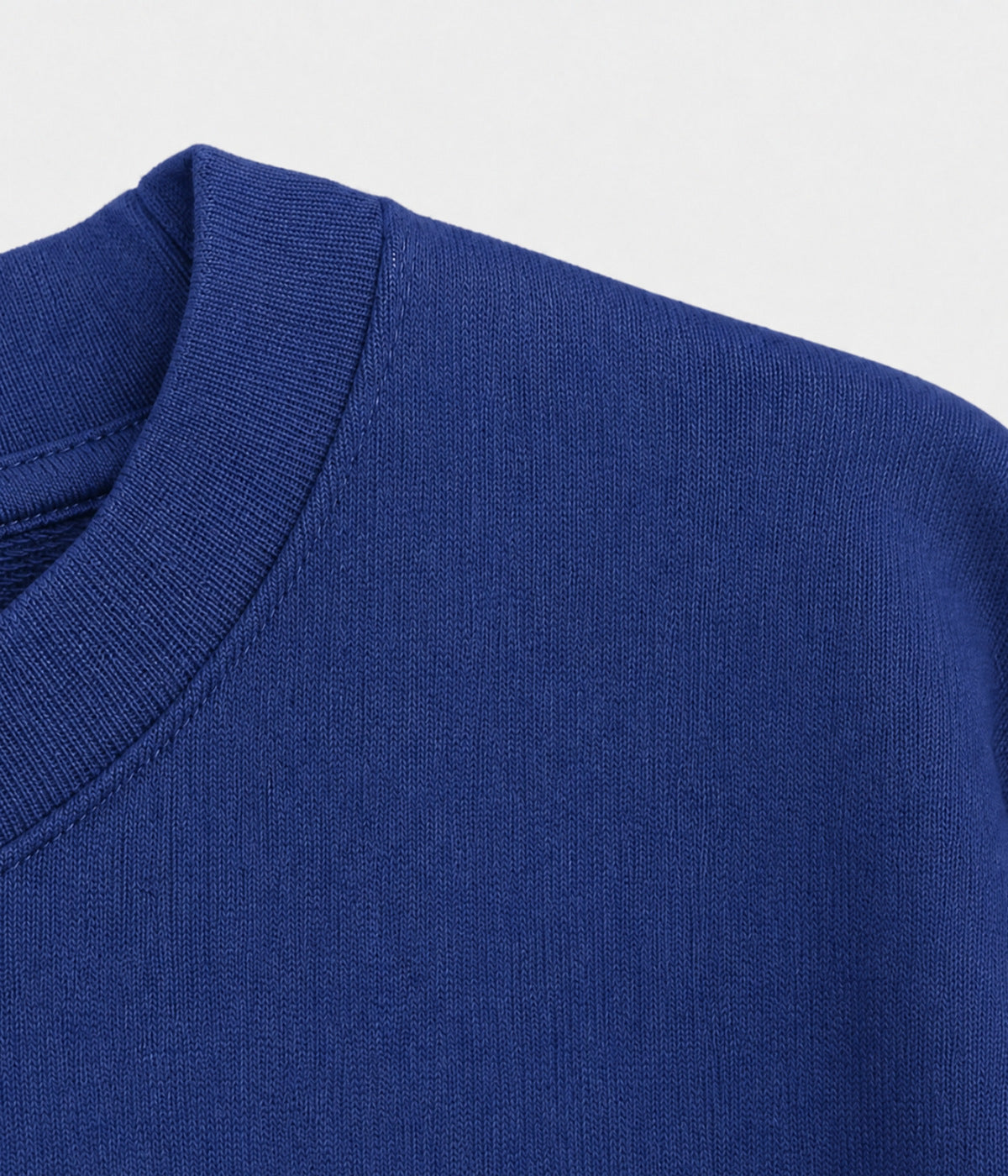 ASTRO SWEATER.-CAPS