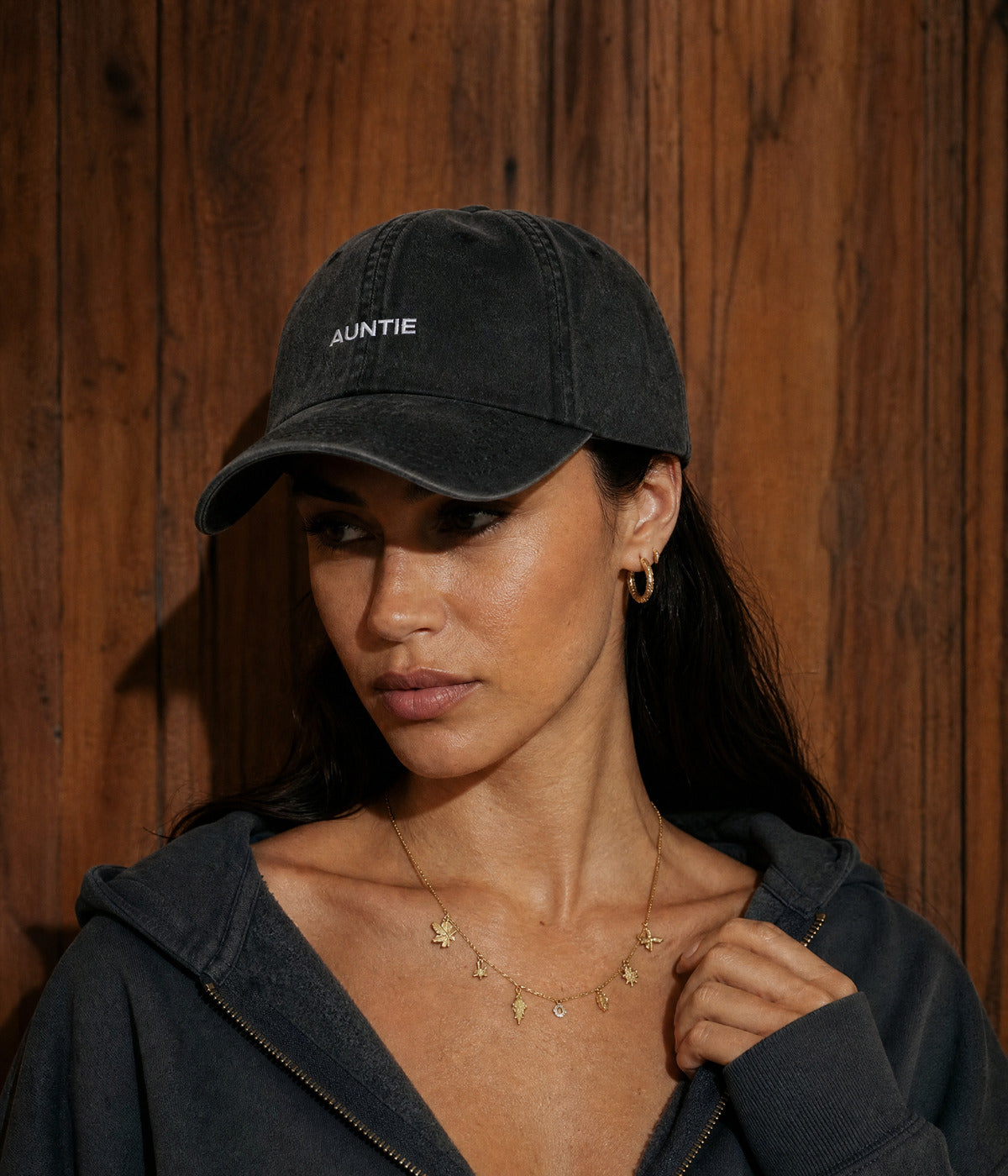 WASHED AUNTIE — BLACK worn