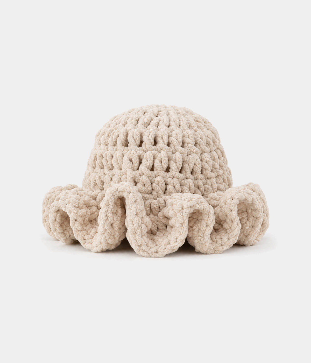 CROCHET RUFFLE BUCKET. crochet bucket hat in BEIGE, front view